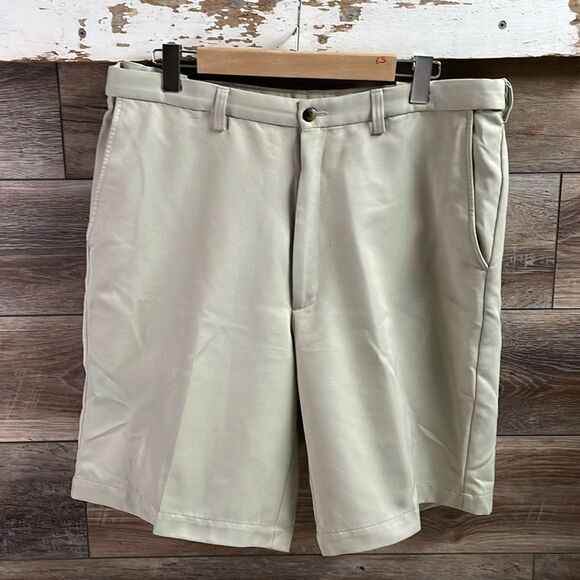 HAGGAR Men’s Dress Zip/Button Shorts Waist Size 36 Khaki Color - Picture 1 of 6